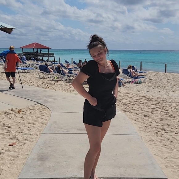 Black romper - Picture 6 of 6